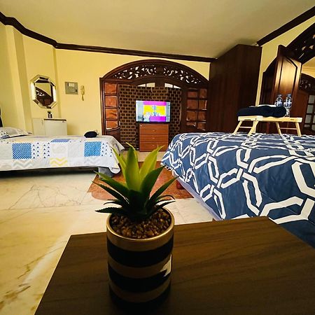 Mega Suite Junto Al San Marino Shopping Guayaquil Exteriör bild