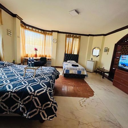 Mega Suite Junto Al San Marino Shopping Guayaquil Exteriör bild